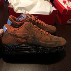 Nike Air Max 90 Mars Landing with matching cap